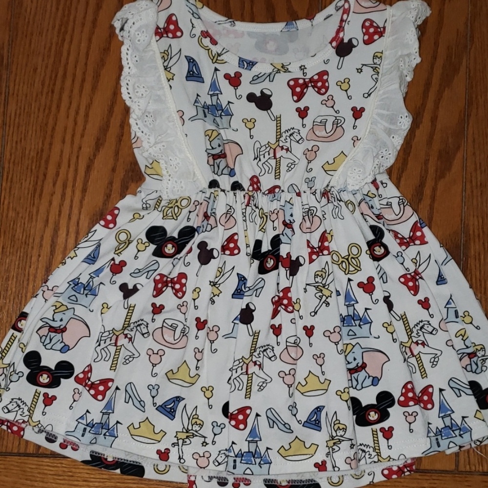 Girls top size 4-6 Disney theme